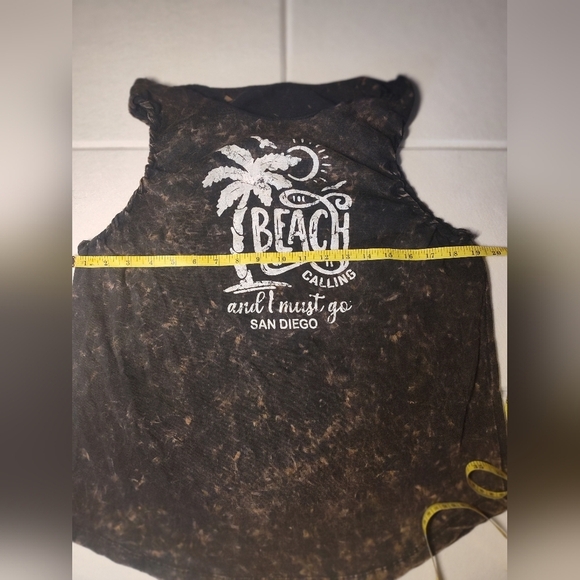 Beach Calling Sleeveless Top Size XL #355 - Picture 2 of 4